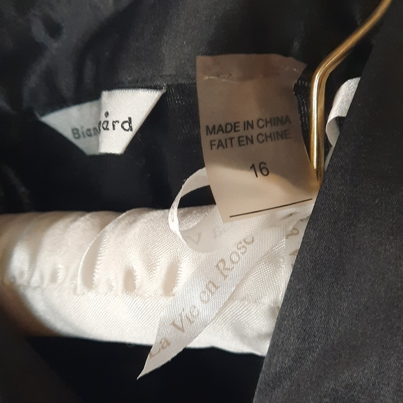 BIANCA NYGÅRD Black, Satin Collared, Half Button Down, Cap/Bat Wing Slee… - Picture 7 of 11